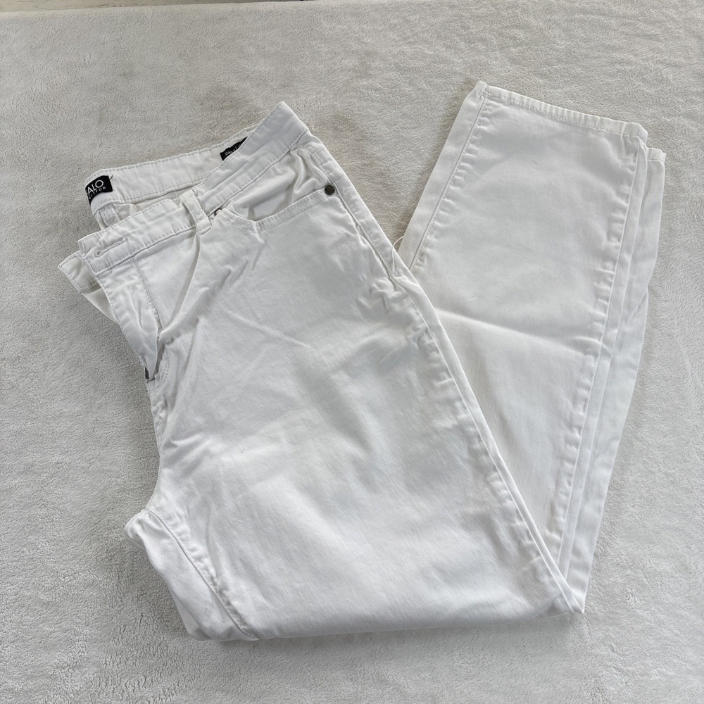 Buffalo David Bitton Summer Beach Sailing White Ankle Grazer Size: 12/32